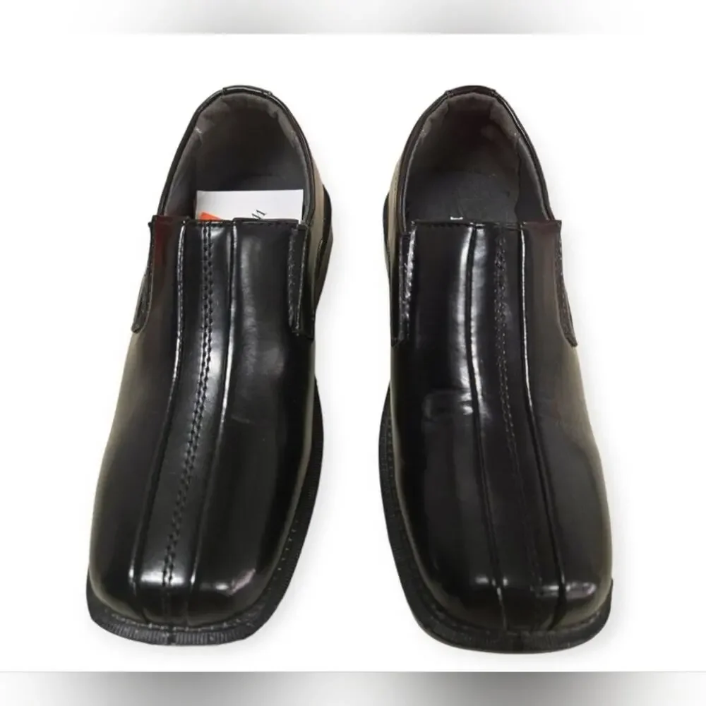 NWT boy's black loafers Size 13.5 W